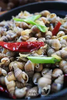stir-fried sea snails with spicy sauce