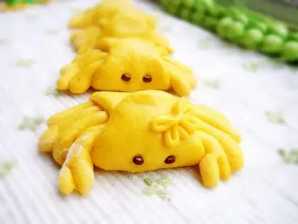 Crab steamed buns