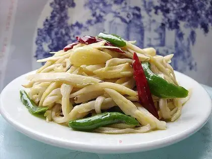 Spicy stir-fried hand-shredded abalone mushrooms