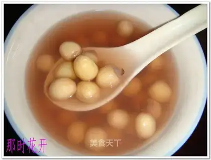 Rock sugar lotus seed water