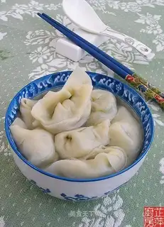 Chives and fresh meat dumplings