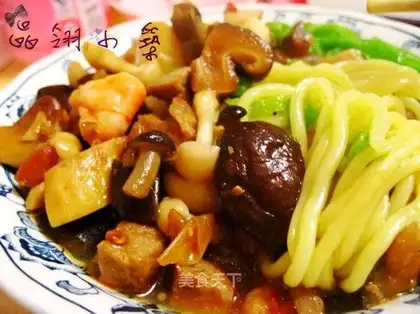 Babao noodles with spicy sauce