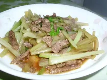 stir-fried beef with celery