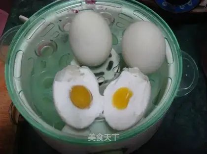 Homemade salted duck eggs