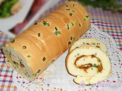 Chives cake roll