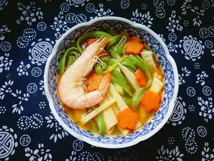 Shrimp spinach noodles