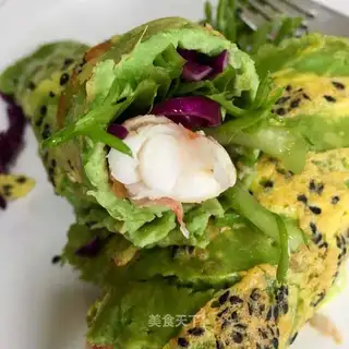 A veggie roll for the jade pancakes