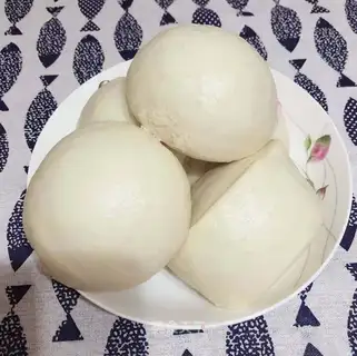 White buns