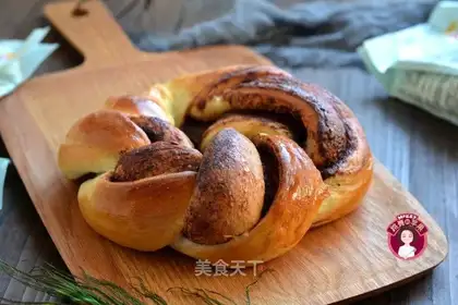 Chocolate butter, bouquet bread