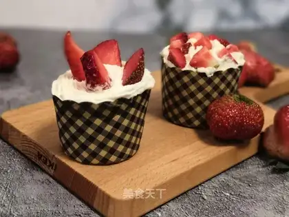 Strawberry cream cake