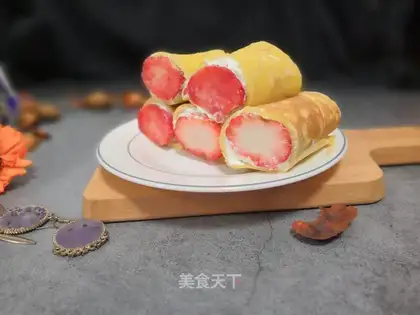 Strawberry roll