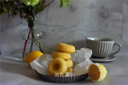 Lemon Madeline doughnuts