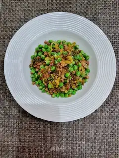 Soybeans, fried meat