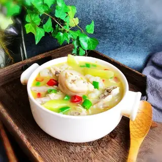 Roasted pig hoof soup