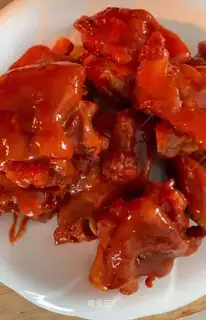 Roasted pig hoof