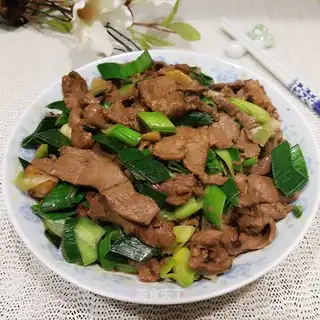 Garlic fried lamb