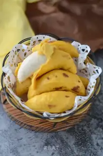 Banana buns
