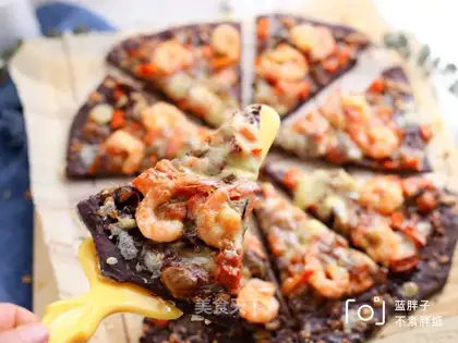 Black rice and shrimp bottom pizza