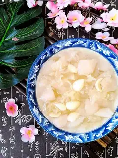 Silver ear lilies soup