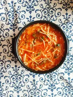 Mushroom tomato soup