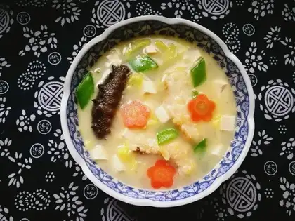 A tofu soup for fish bones