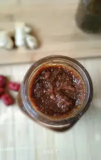 Red sugar ginger dates