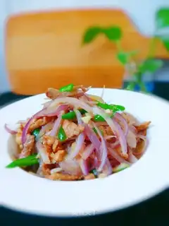 Onion fried meat