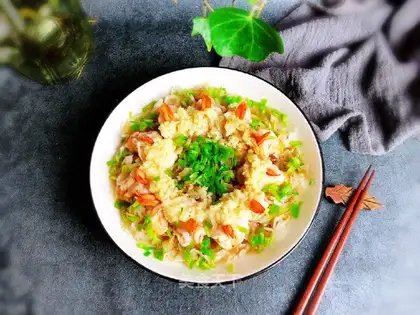 Shrimp with garlic and silver ears