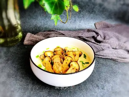 Loose and steamed eggs