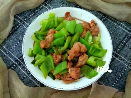 Pyramid chicken
