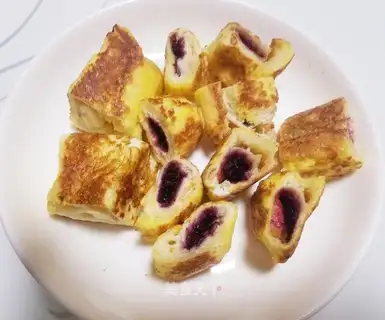 Blueberry toast