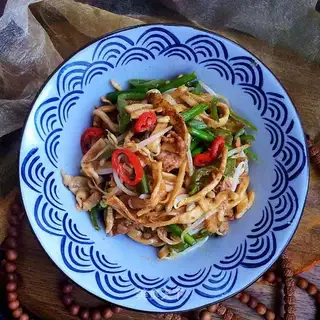 Garlic bean sprouts