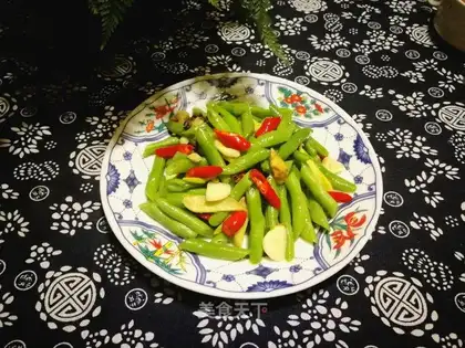 ♪ Little rice peppers fried with dragon bean horns