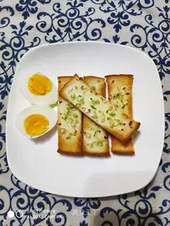 Onion toast