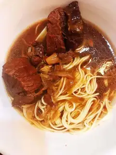 Red beef noodles
