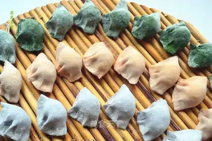 Three-colour dumplings