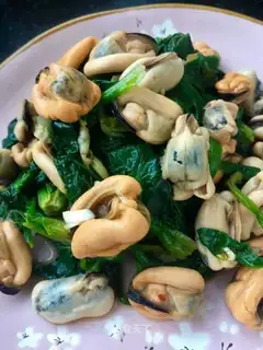 Spinach with rainbows