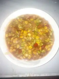 Corn and garlic fried meat