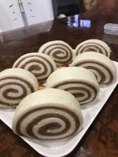 Double-coloured buns
