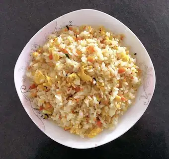 Carrot-ding egg fried rice