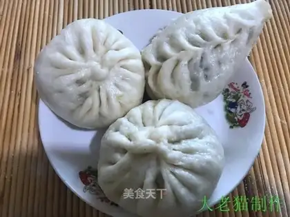 A bellard silk bun