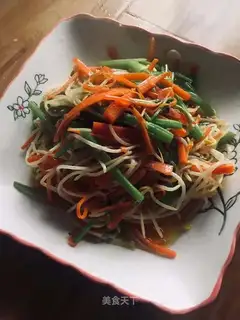 Bean sprouts