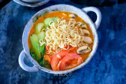 Tomato noodle