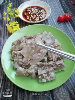 Meat and pig hoof freeze