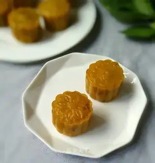 Pumpkin steam mooncake