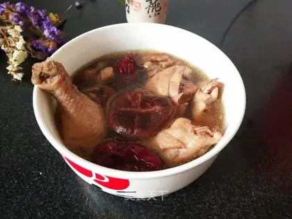 Red-tree mushroom walnut chicken soup