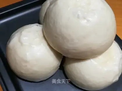 White, fat, fat buns