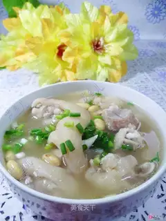 Soybeans hoove soup
