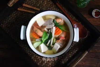 Shrimp mushroom tofu soup