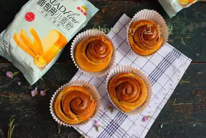 Cinnamon rolls